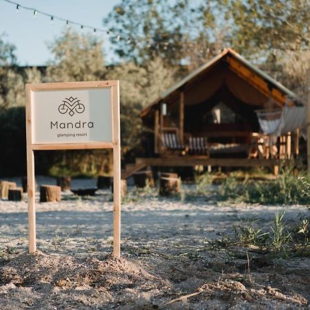 Hôtel Glamping Mandra à Zatoka Extérieur photo