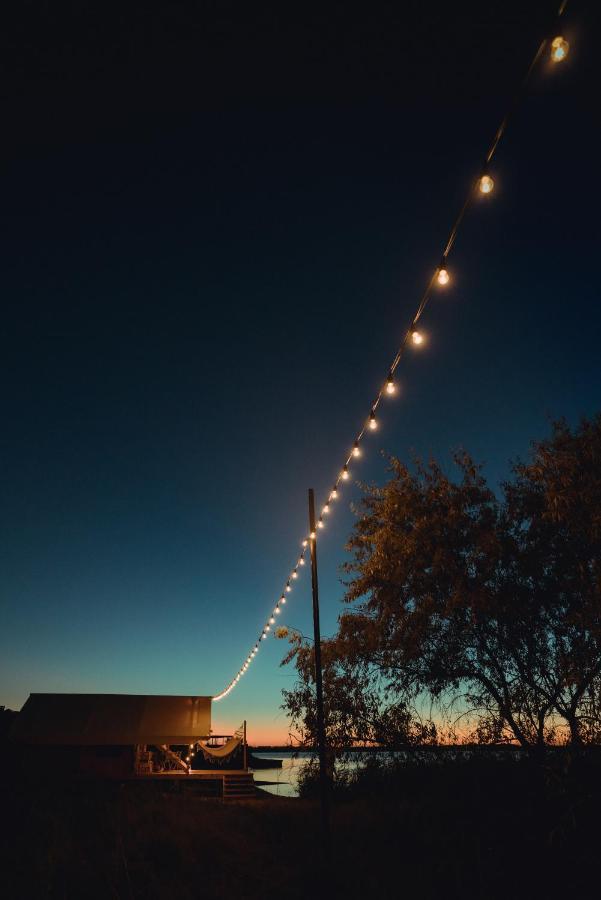 Hôtel Glamping Mandra à Zatoka Extérieur photo