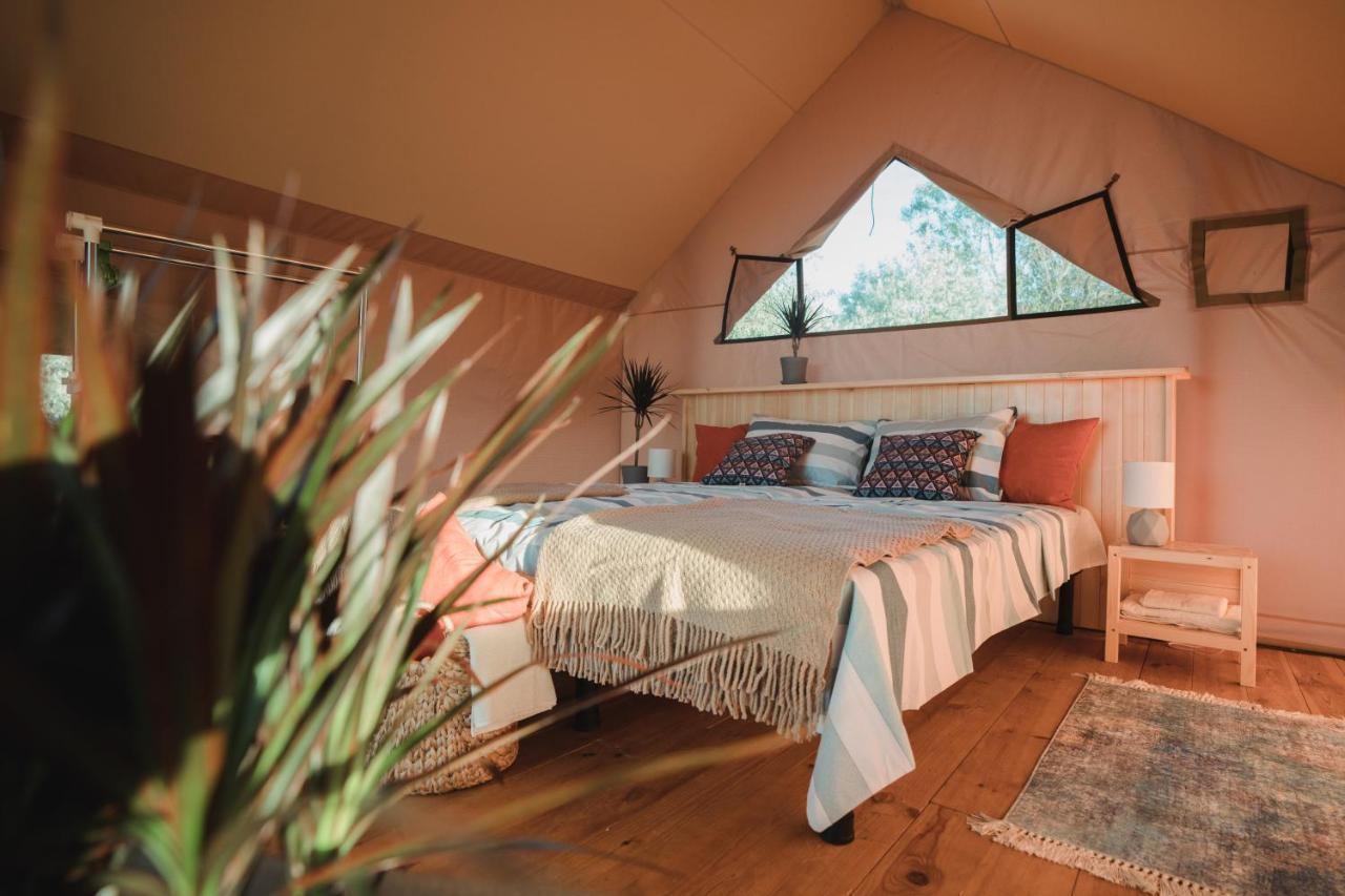 Hôtel Glamping Mandra à Zatoka Extérieur photo