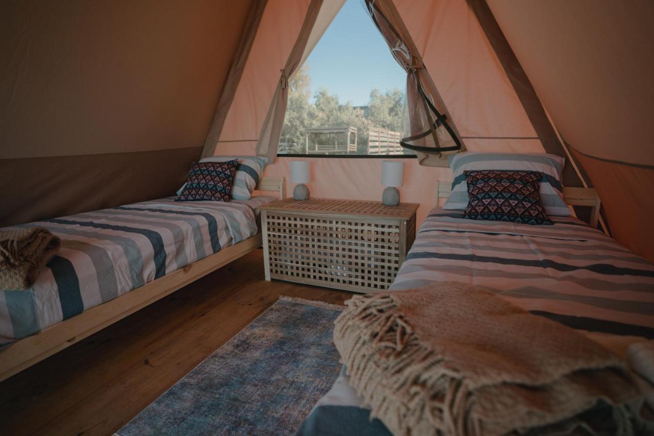 Hôtel Glamping Mandra à Zatoka Extérieur photo